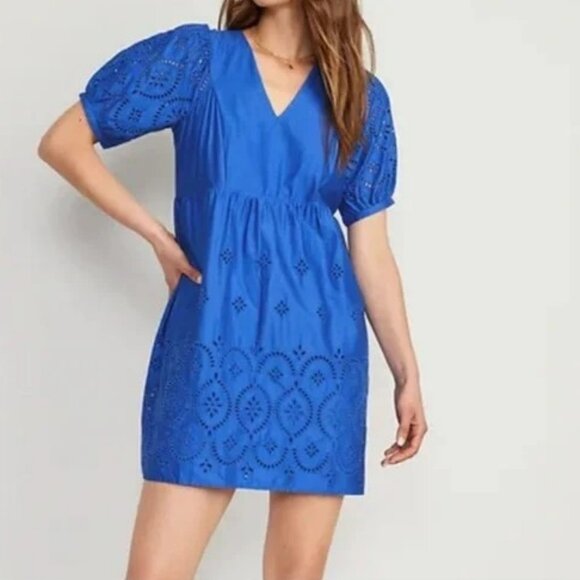 Retro V-Neck Eyelet Mini Dress with puff sleeves - Picture 2 of 16